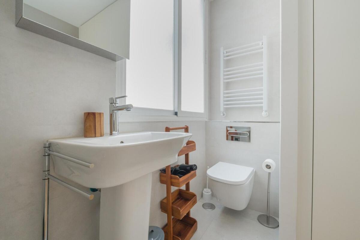 100m2 Designer Gem - Ac - Pro Desk - Prime Area Madrid